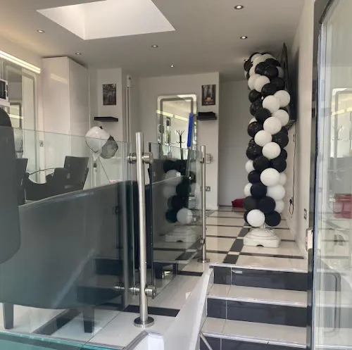 5 - 360 Beauty Salon