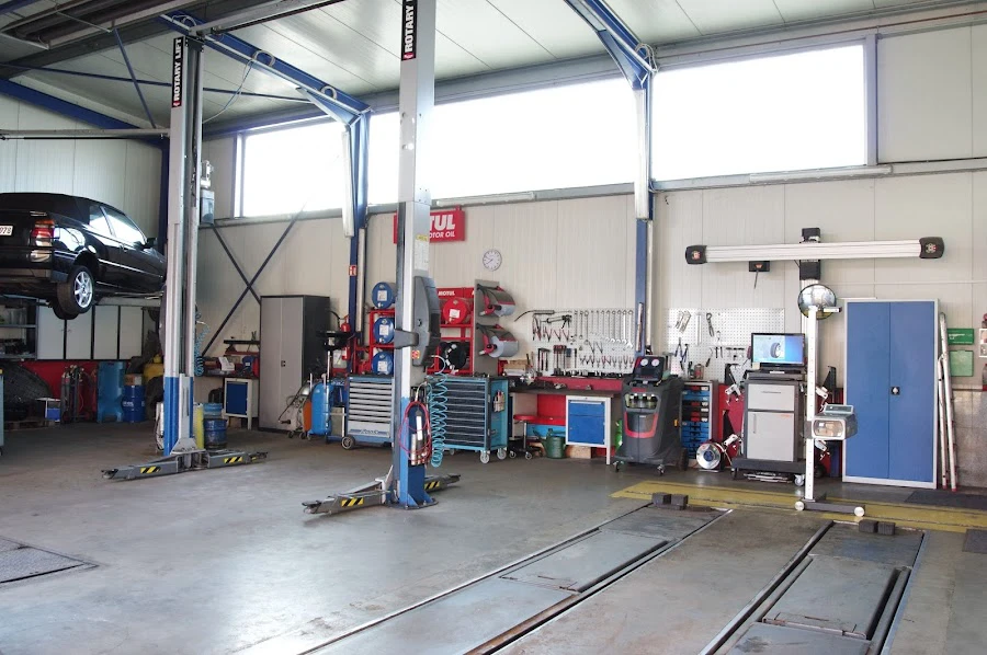 1 - 4 Wheels Performance Reifenservice Kfz Werkstatt