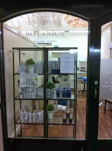 3 - Aarbi Hair And Beauty Salon