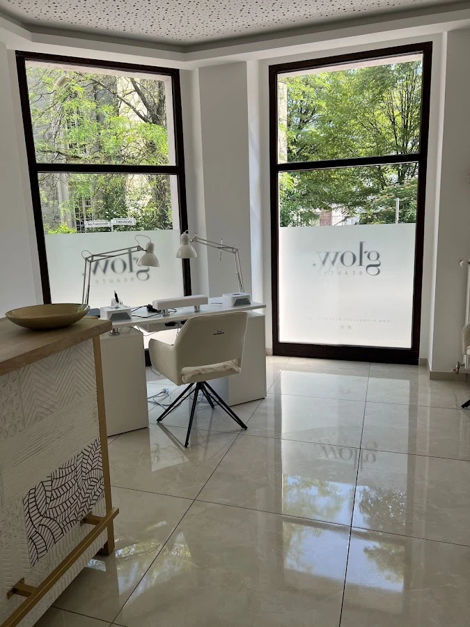 1 - Aesthetic Beauty Academy