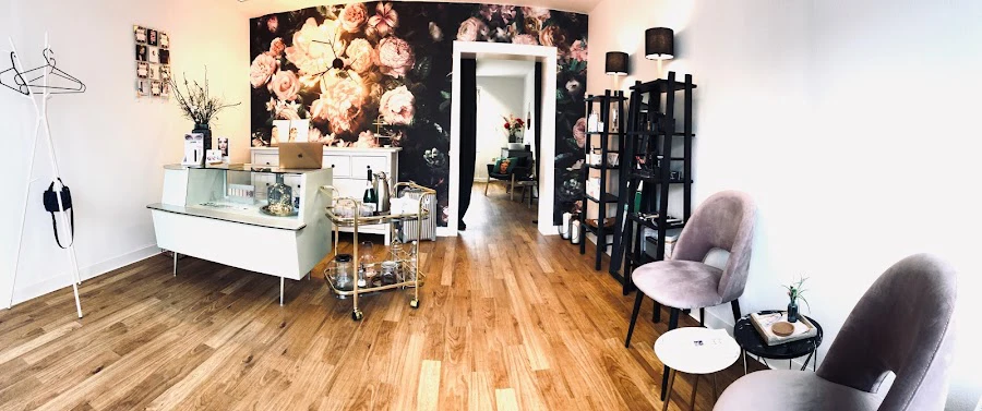 1 - African Beauty Salon WINTA Style