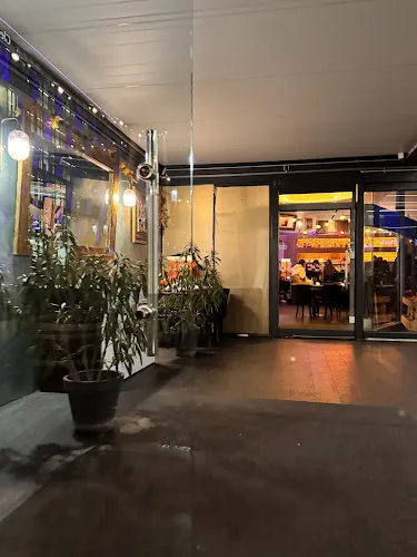 6 - AHI Burger & Kebap Grillhaus