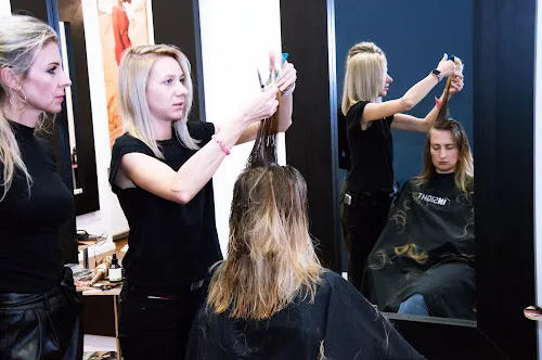 1 - Akademia Fryzjerska Gawęcki