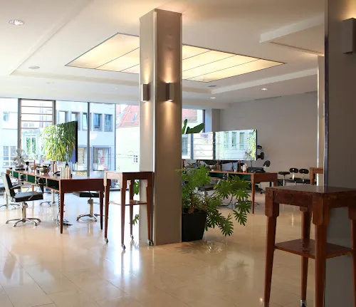 4 - Aketo friseur salon augsburg