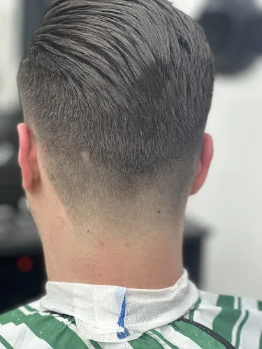 6 - Aki’s Barbershop