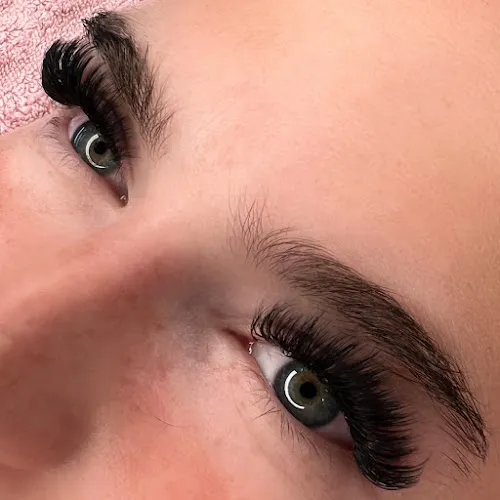 5 - AL BEAUTY & MORE BY AYSE