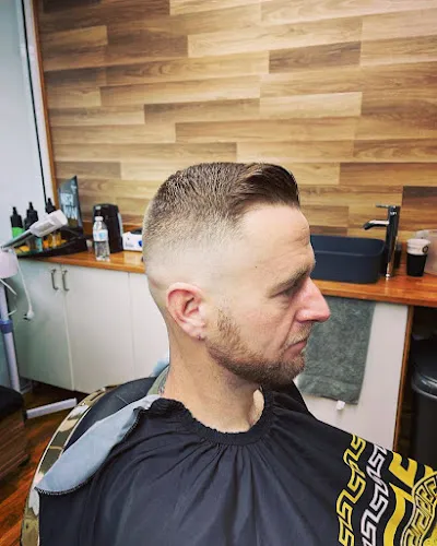 6 - Alan Barber Shop Turkish Style