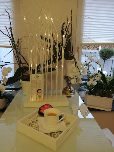 3 - Alan Friseur & Barber