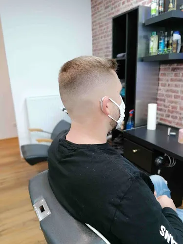 8 - Alans Cut Herren Friseur