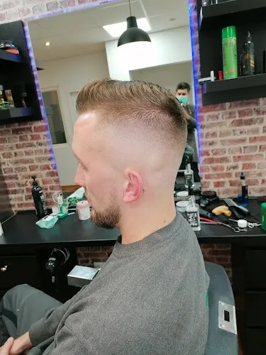7 - Alans Cut Herren Friseur