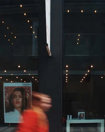 4 - Alessandro Int. - Nagelstudio Santana - Hand und Fuß