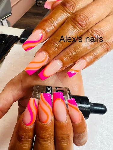 5 - Alex’s nails & spa