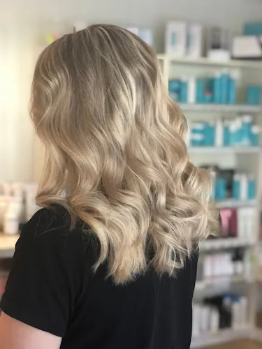 4 - Alfakrøll Frisør