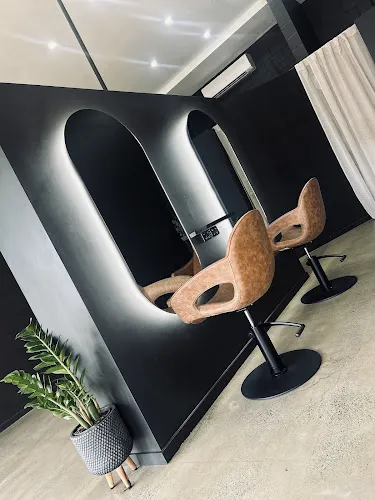 3 - Ali for Hair Design