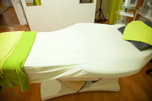 8 - Almas Beauty | Hair | Academy