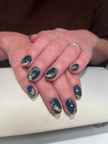 6 - Aluush barbershop