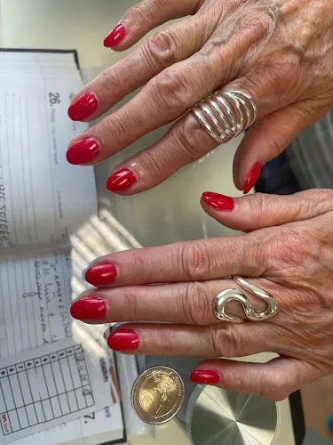 2 - American Nails