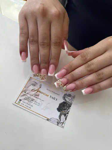 5 - American Nails In Leer