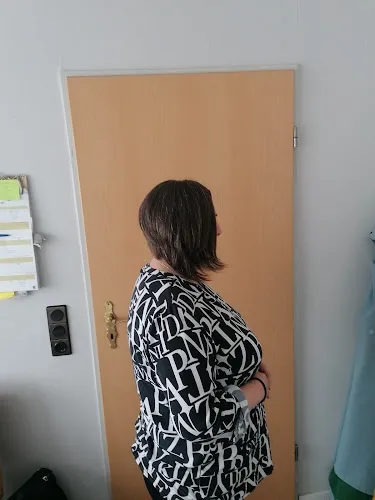 3 - American Nails In Leer