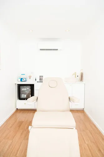 3 - Amiches Hair Salon