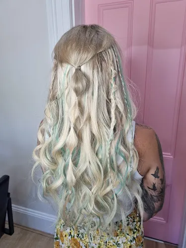 7 - Amour Hair Creations