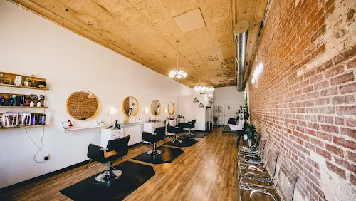 2 - Anaelis Beauty Salon