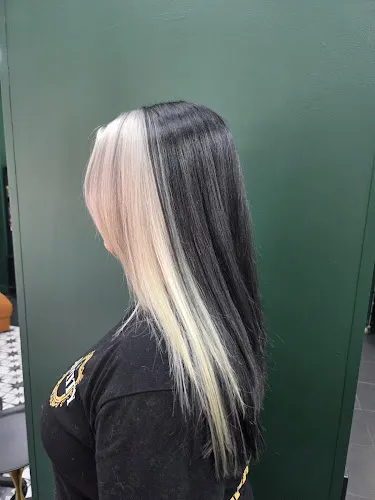 7 - Andreas Cut Above