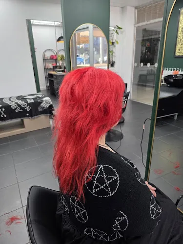 4 - Andreas Cut Above