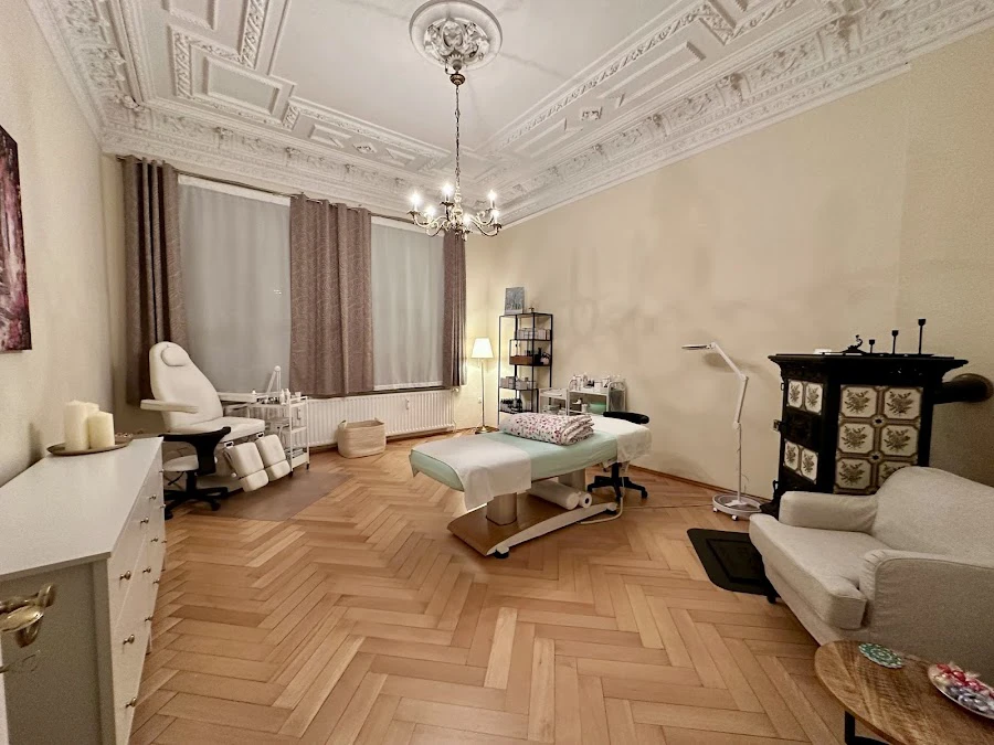 1 - Andrijana Visage