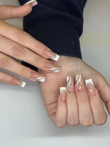 7 - Angel Nails