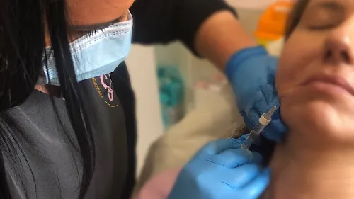 7 - Anna Nikola - Beauty Therapist