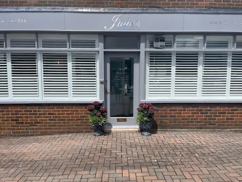 2 - Anna Nikola - Beauty Therapist