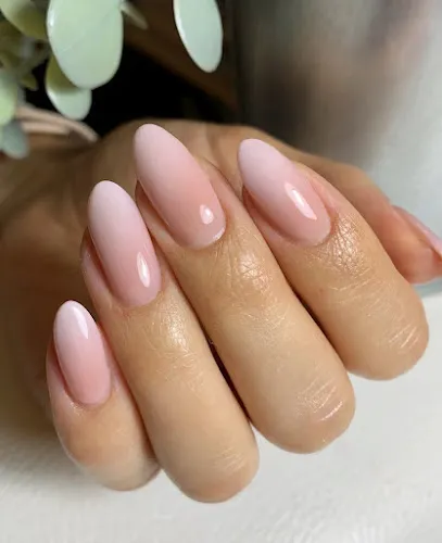 8 - Anna Nikola - Beauty Therapist