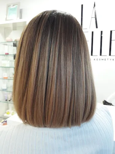 2 - Anna. Salon fryzjersko - kosmetyczny. Malec A.