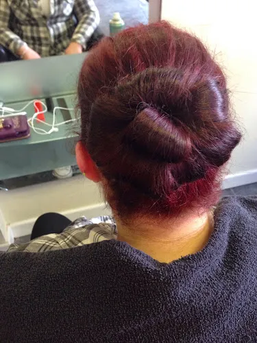 5 - Antonyas Hair Salon