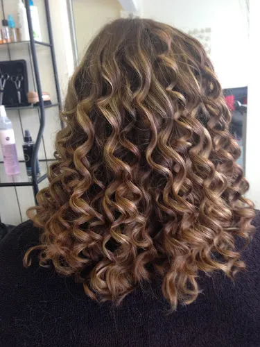 2 - Antonyas Hair Salon