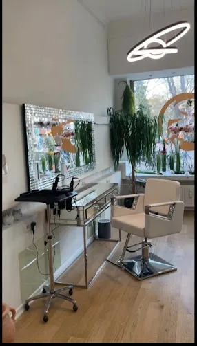 4 - Aphrodite Kosmetiksalon & Akademie