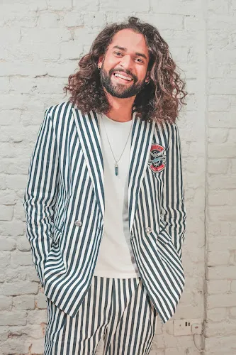 4 - Aquarius Hair Design