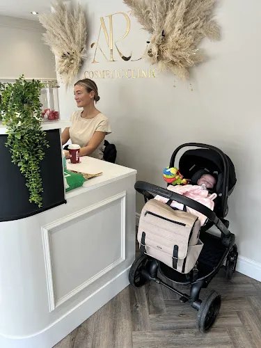 4 - ARC COSMETIC CLINIC