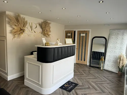 3 - ARC COSMETIC CLINIC