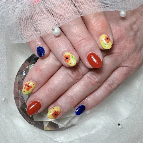 4 - Arianne Nails Bar