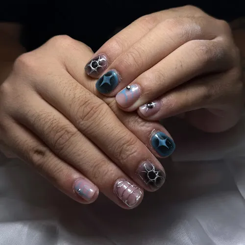 6 - Arianne Nails Bar