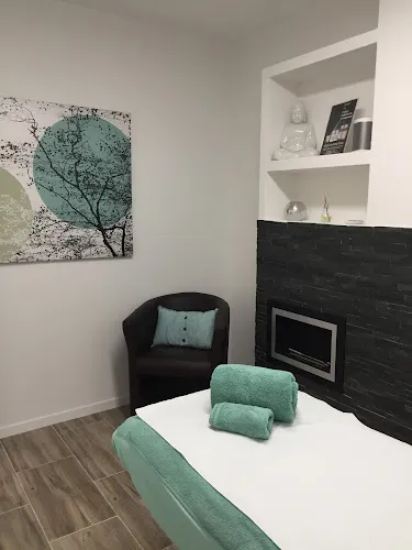 5 - Armony Coiffure, D. Dunand