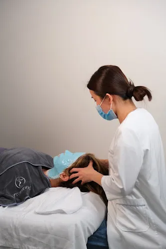 6 - As Beauty Markham