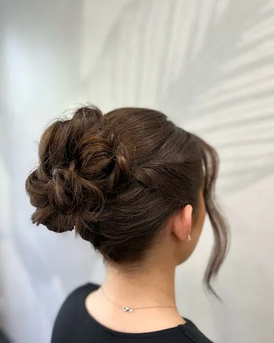 7 - Ashleys Hair Lounge