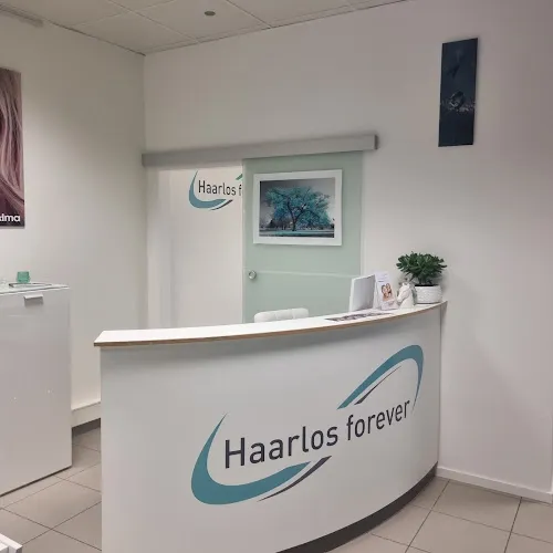 2 - ATIA S Hair Studio