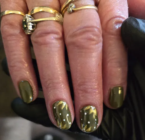 5 - Aurora Beauty Lounge