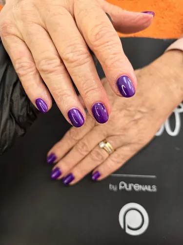 4 - Aurora Beauty Lounge