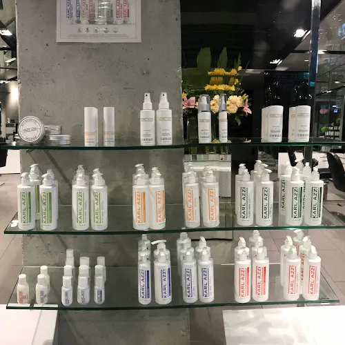 3 - Aurora Luxe Nails