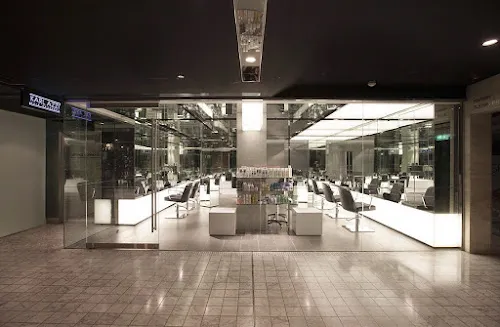 2 - Aurora Luxe Nails